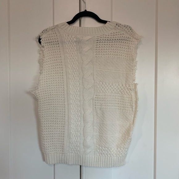 Time and Tru Sweater Vest - Picture 2 of 3